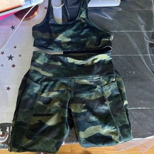 Matching EUC leggings and bra size 8 camo old navy